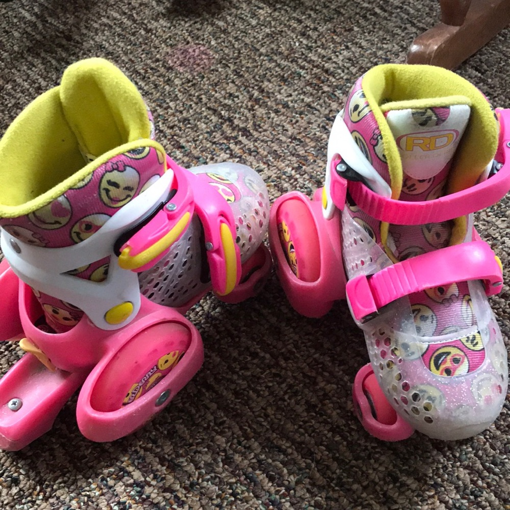 Little girls adjustable roller skates